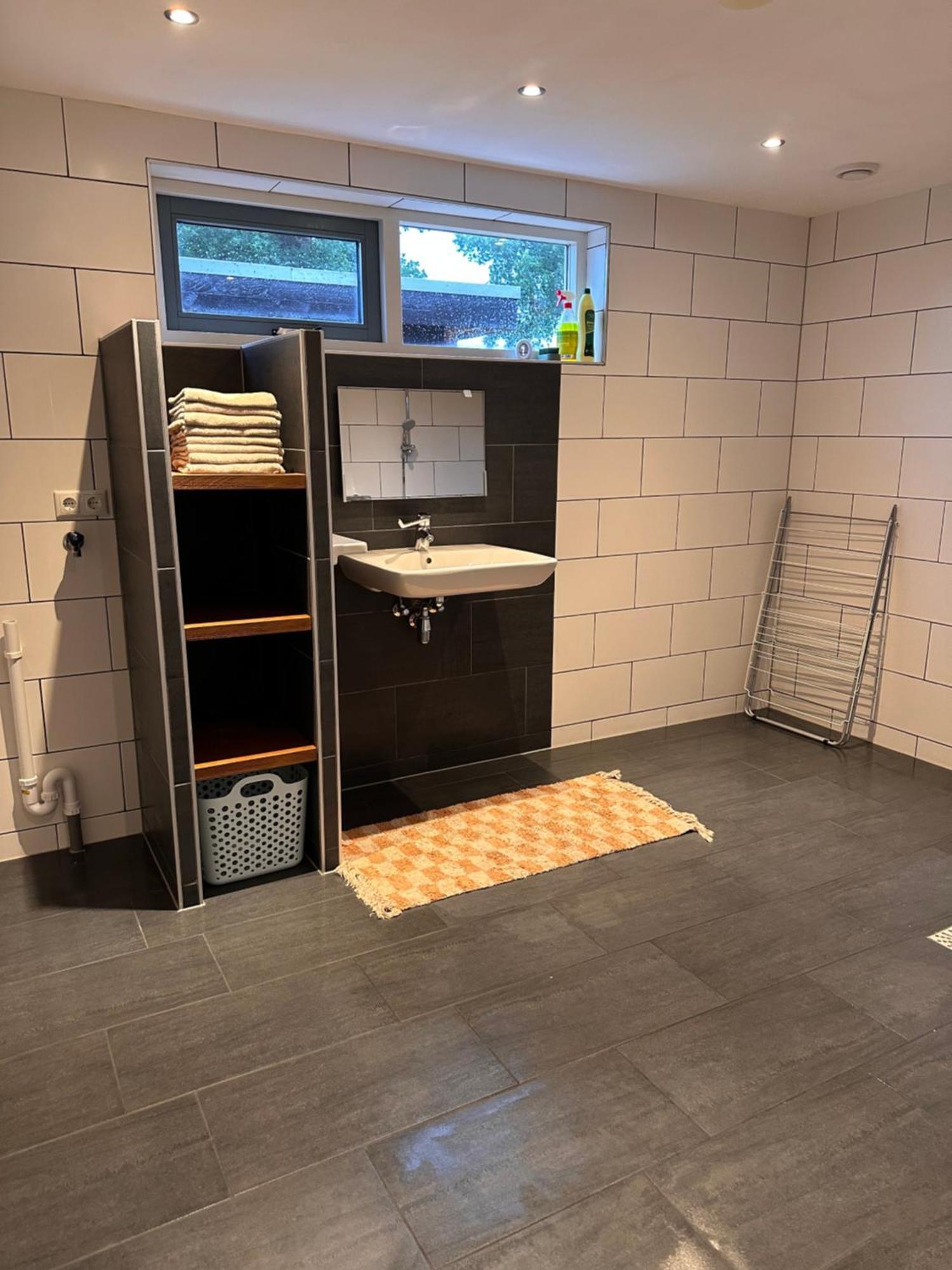 B&B Het Kleine Huisje Эммен Экстерьер фото